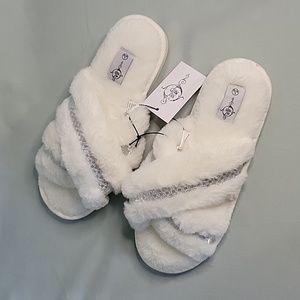 NWT Fuzzy Slippers